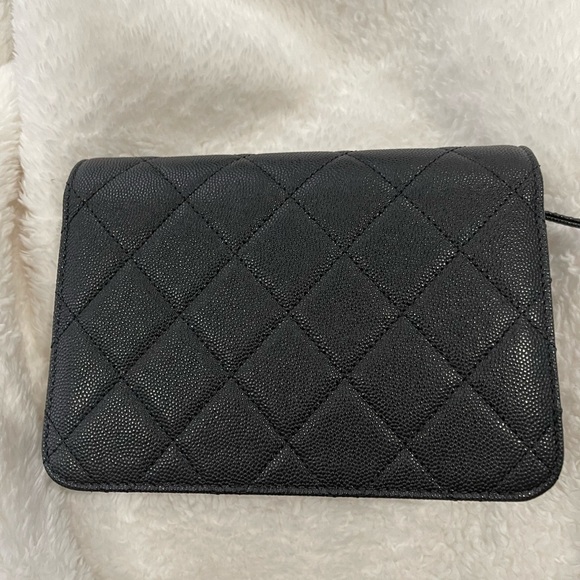 CHANEL black caviar like a wallet flap bag (22C) - Picture 3 of 9